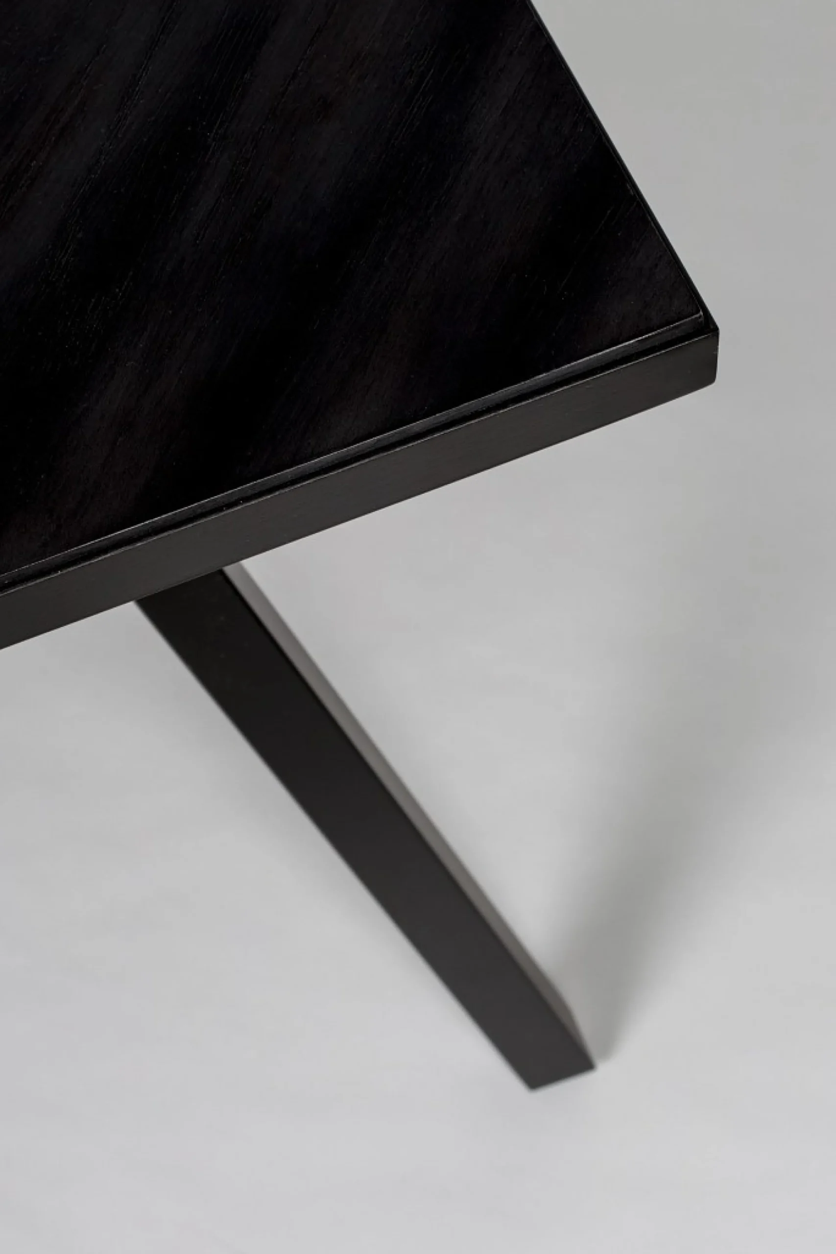 Esstisch Seth Eichenfurnier Fischgrätmuster Schwarz 180/90-Zuiver Clearance