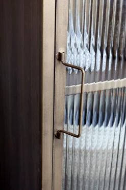 Industrial Vitrine Kabinett Golden Amaury Geriffeltes Glas 150/60-Chic Antique Discount