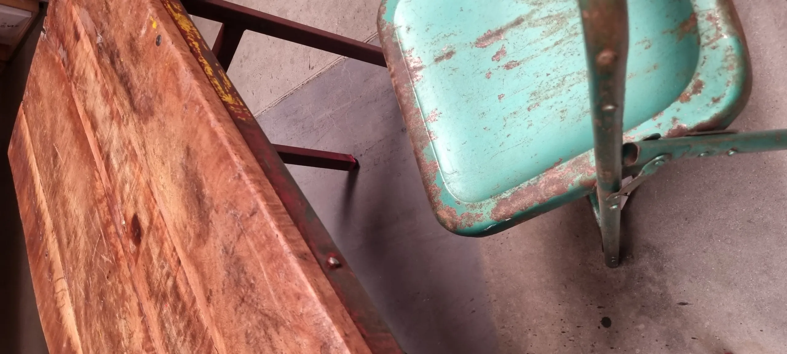 Kleiner Vintage Esstisch 105/60 Cafehaustisch Klappbar-Raw Materials Online