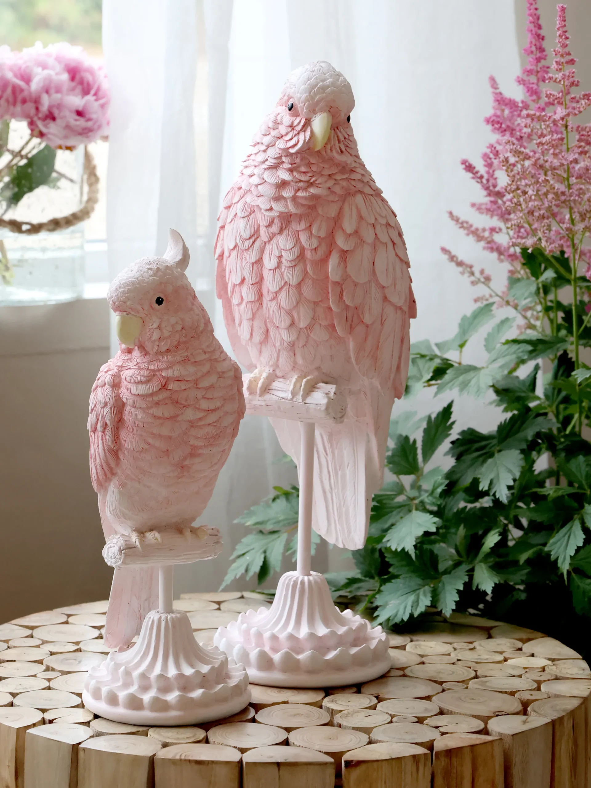 Vintage Dekofigur Papagei auf Ständer in Himbeere klein-Chic Antique Clearance