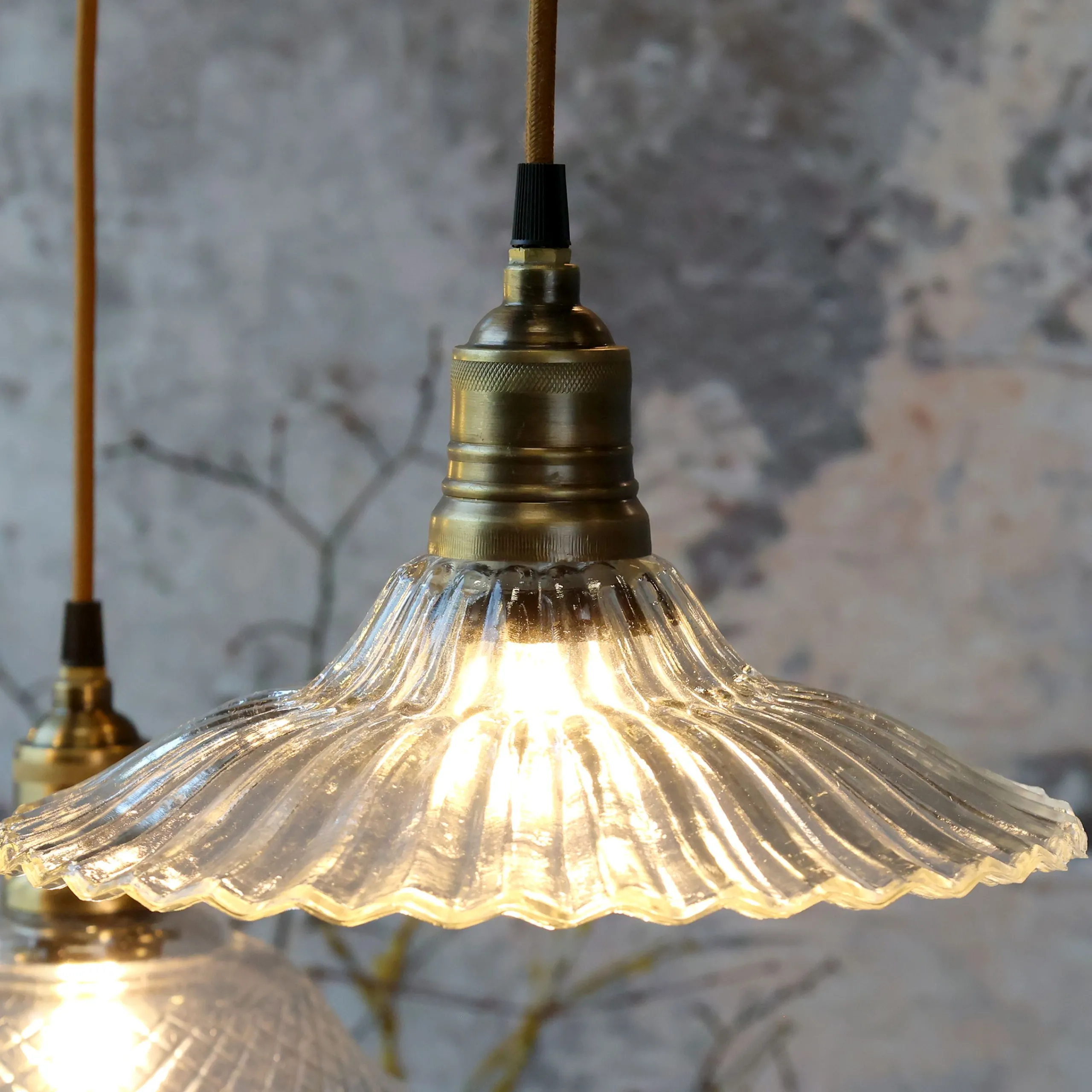 Vintage Hängelampe Jardin Glas Messingfassung Modell 4 Klarglas-Chic Antique