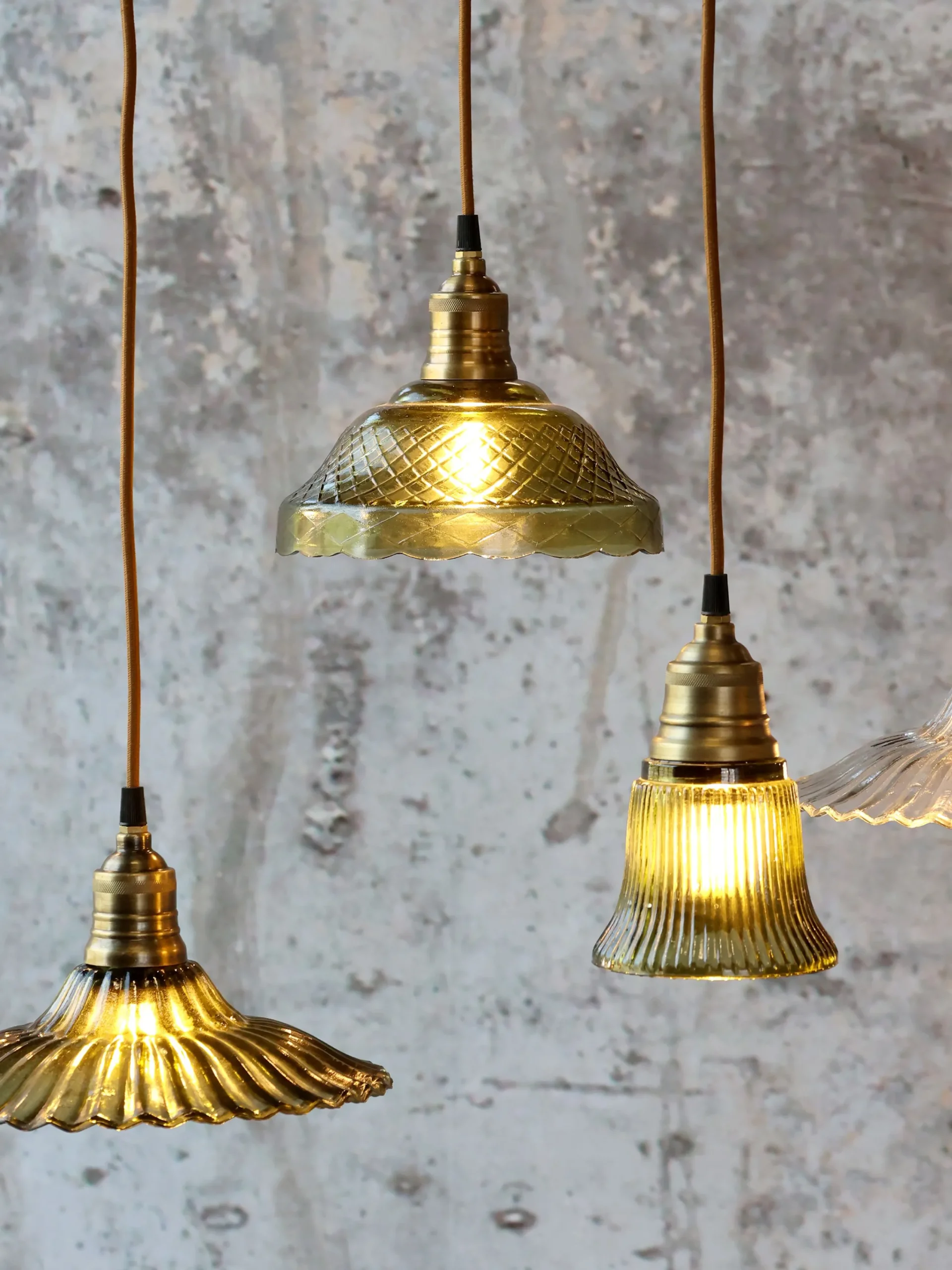 Vintage Hängelampe Jardin Glas Messingfassung Modell 5 Grün-Chic Antique Outlet