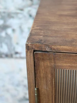 Vintage Vitrine Sideboard Antoine Holz Metall gerippte Front-Chic Antique Discount