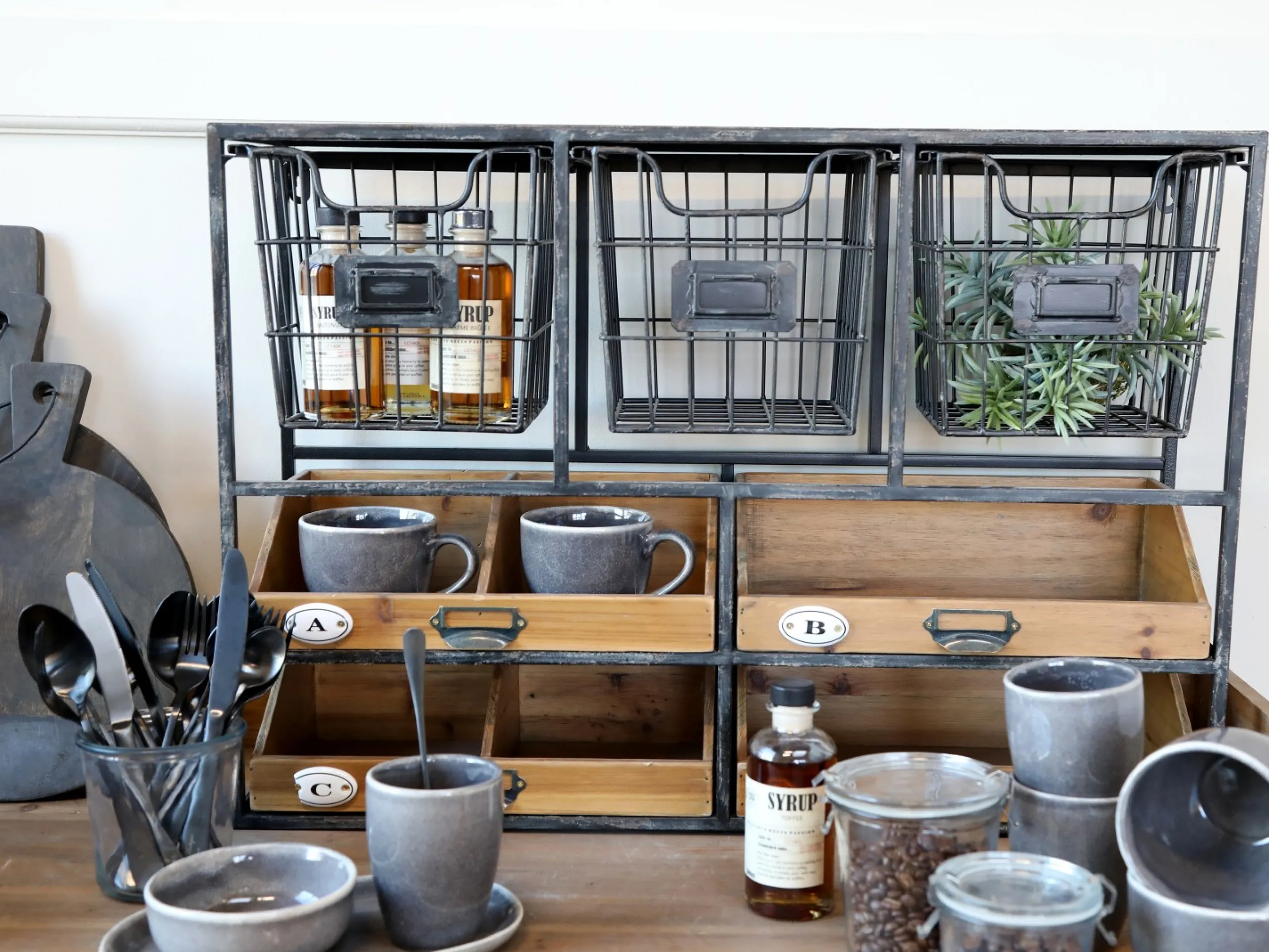 Vintage Wandregal Bruno 4 Schubladen 3 Gitterfächern Schwarz-Chic Antique Best