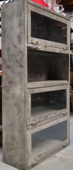 Vitrine Geschirrschrank Büroschrank Rusty Industrial Einzelstück Silbergrau-Raw Materials Outlet